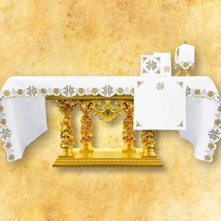 Articles Religieux JP nappe autel brodée dorée^ Vendu Par Metre