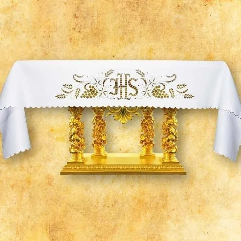 Articles Religieux JP nappe brodée richelieu pour église^ Broderie Devant